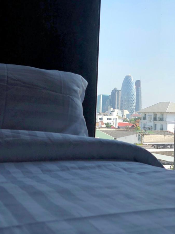 The Local Ari Hostel Bangkok Exterior photo